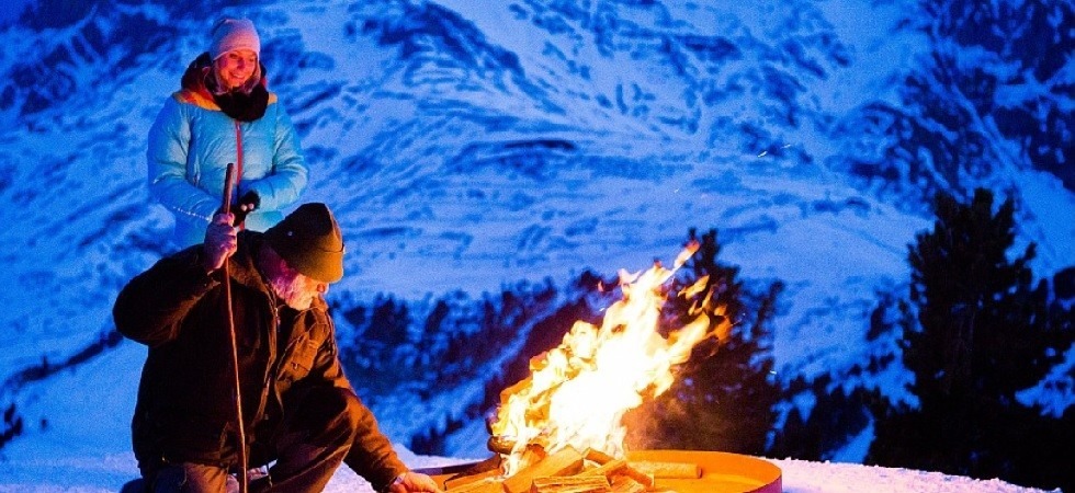 A Pampeago si aspetta l'alba e le prime serpentine tra gustose colazioni e un panorama dolomitico